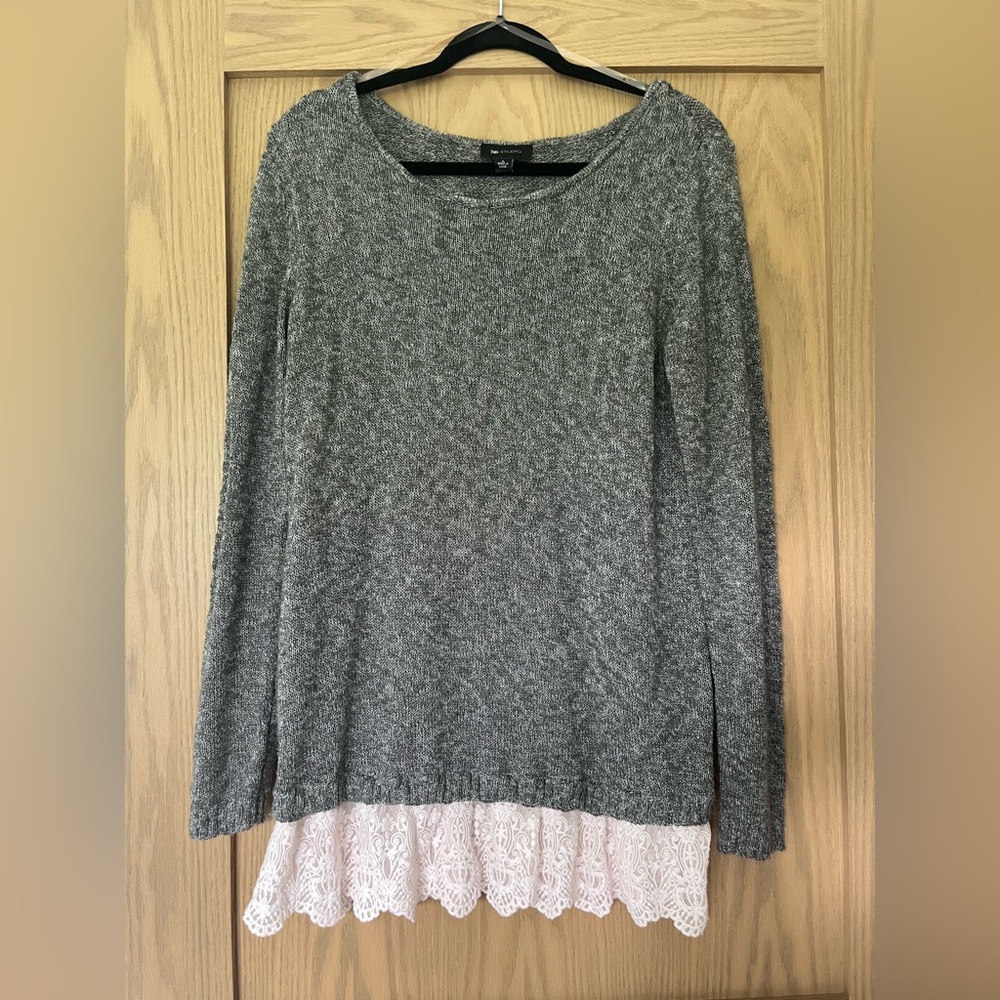 AB Studio Gray Sweater with Ivory Lace Hem | Size Large